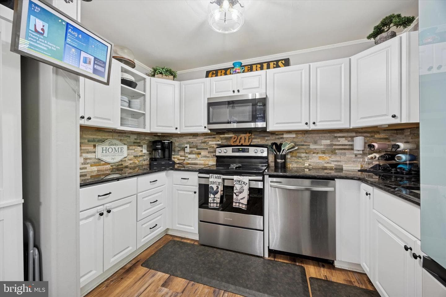 43 Lindy Lane photo 8