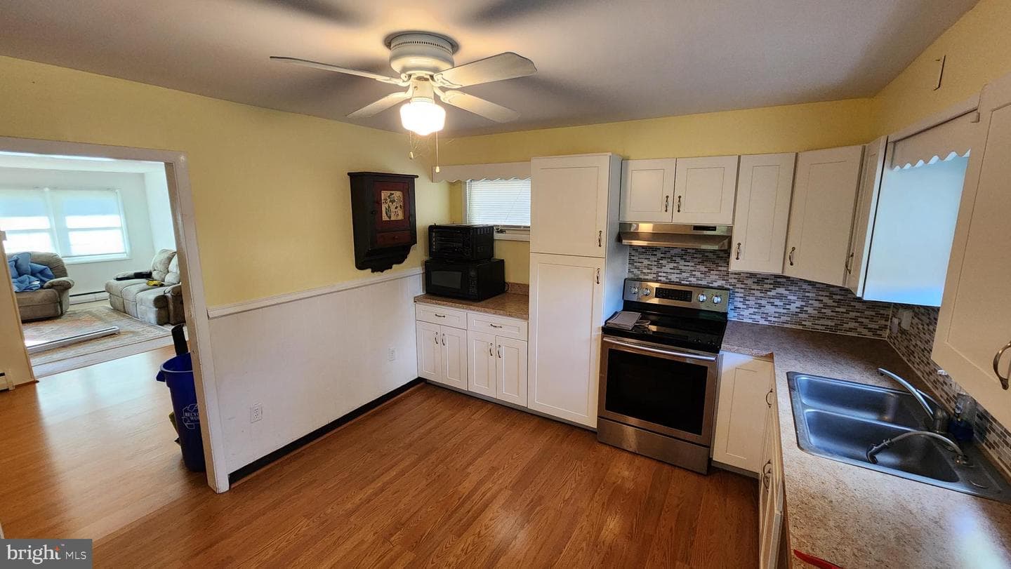 111 Maplewood Drive photo 13