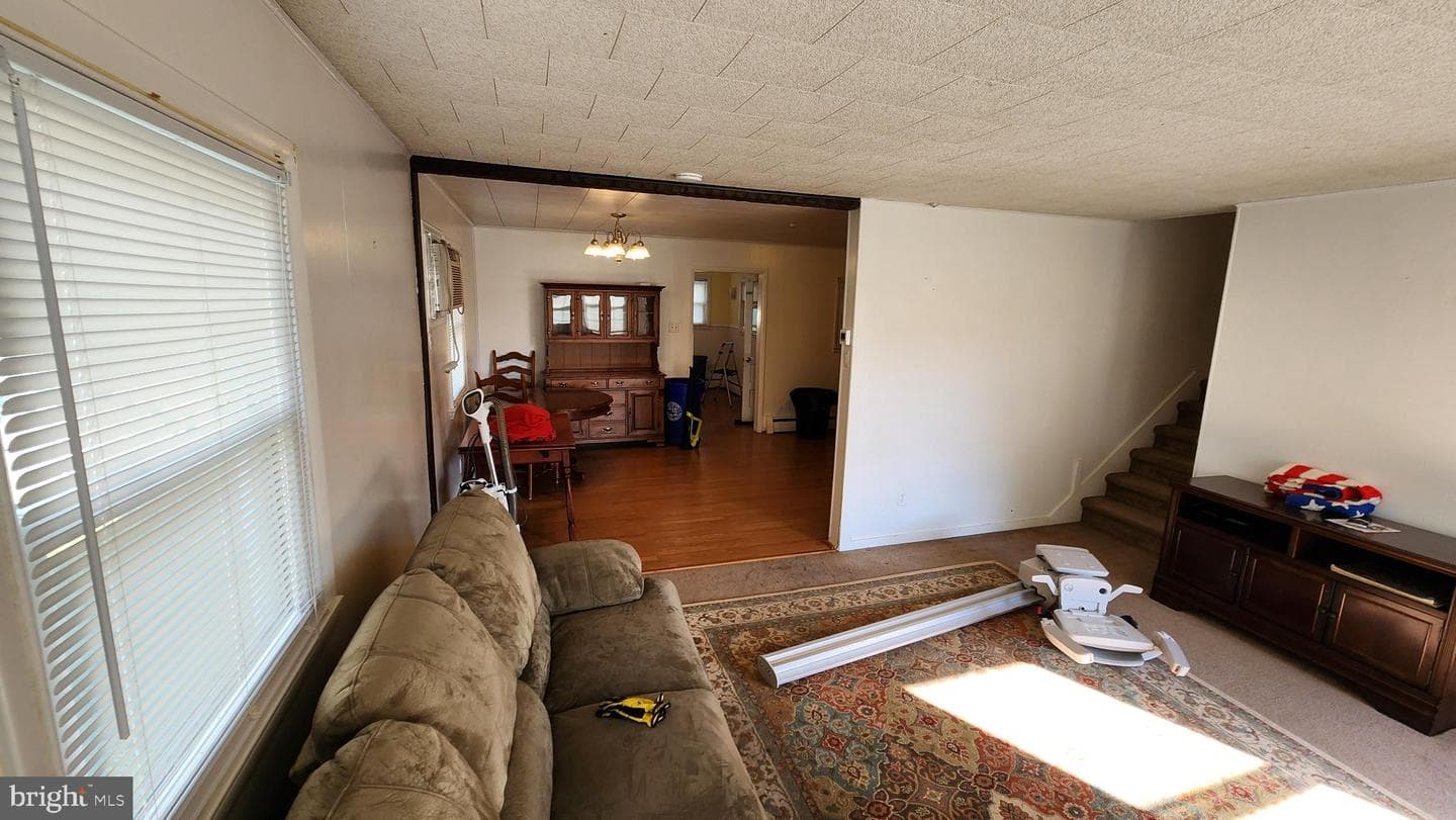 111 Maplewood Drive photo 15