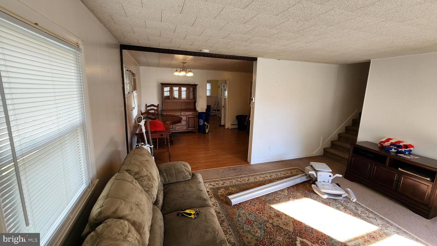 111 Maplewood Drive photo 16