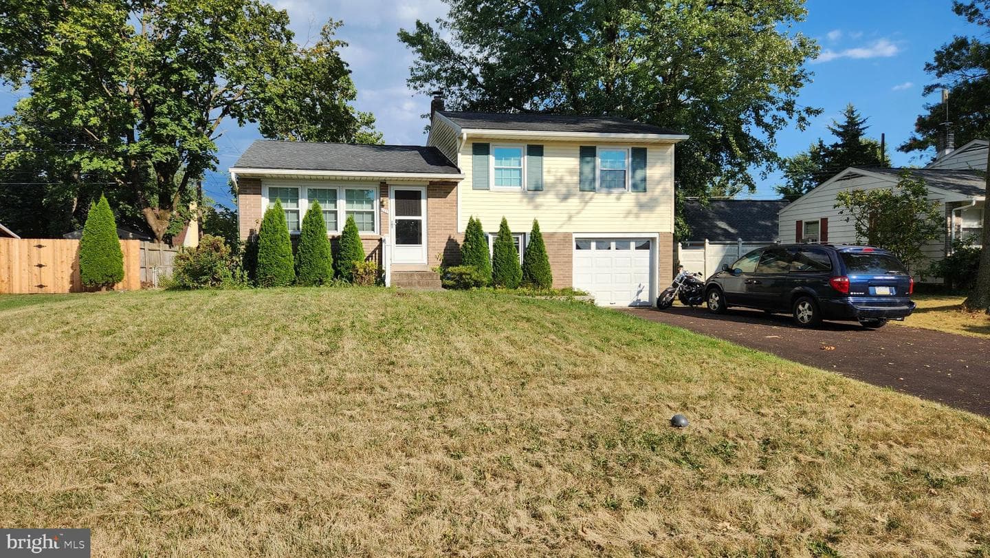 111 Maplewood Drive photo 2