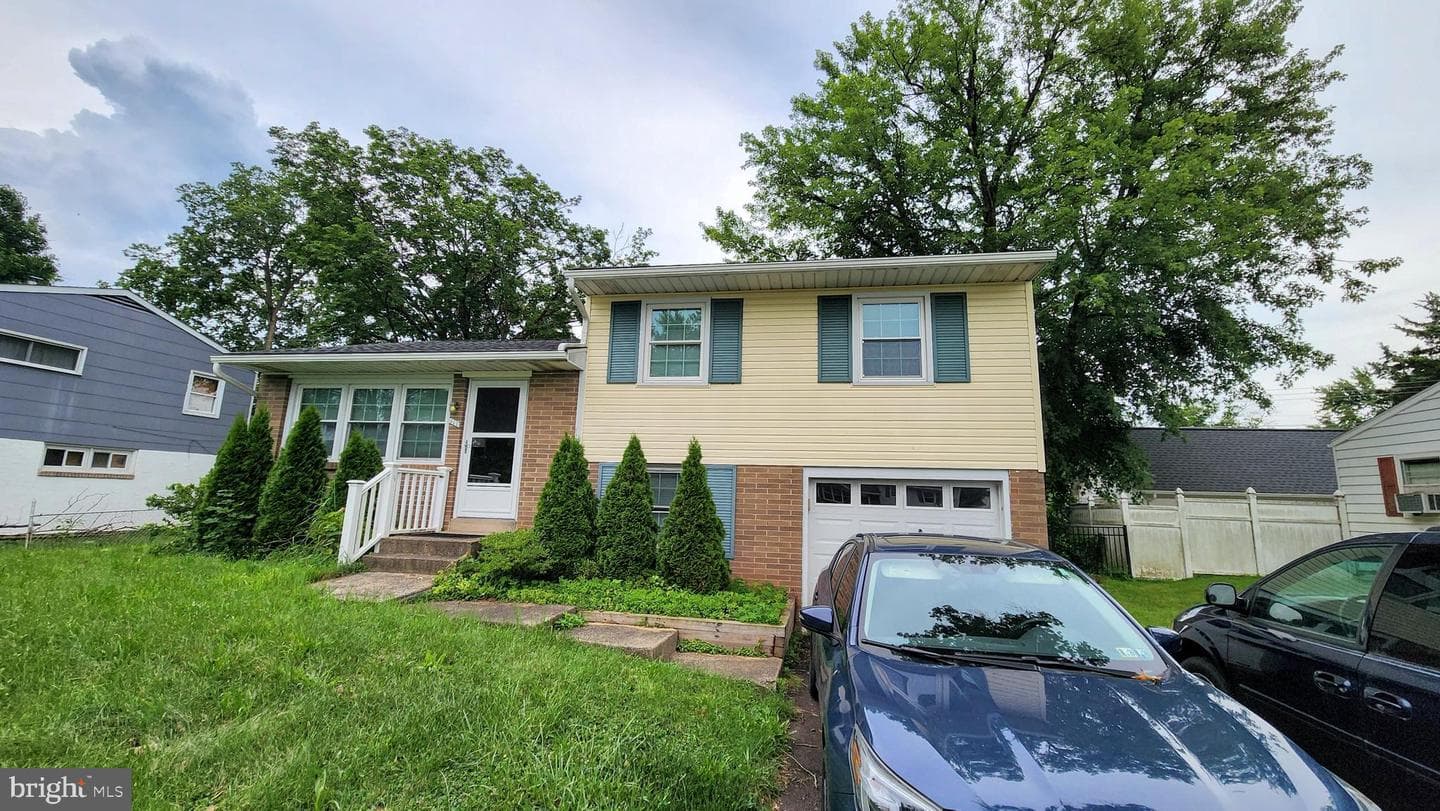 111 Maplewood Drive photo 3