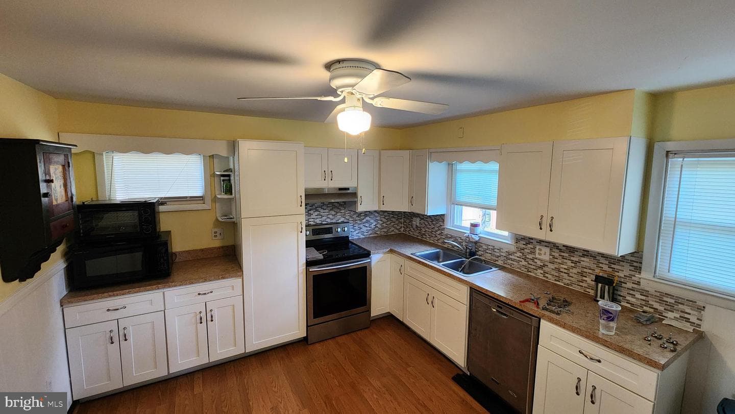 111 Maplewood Drive photo 4