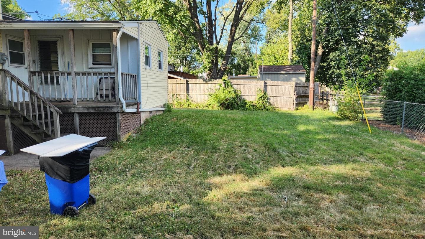 111 Maplewood Drive photo 8