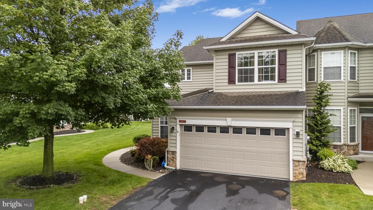 1520 Lexington Way photo 4