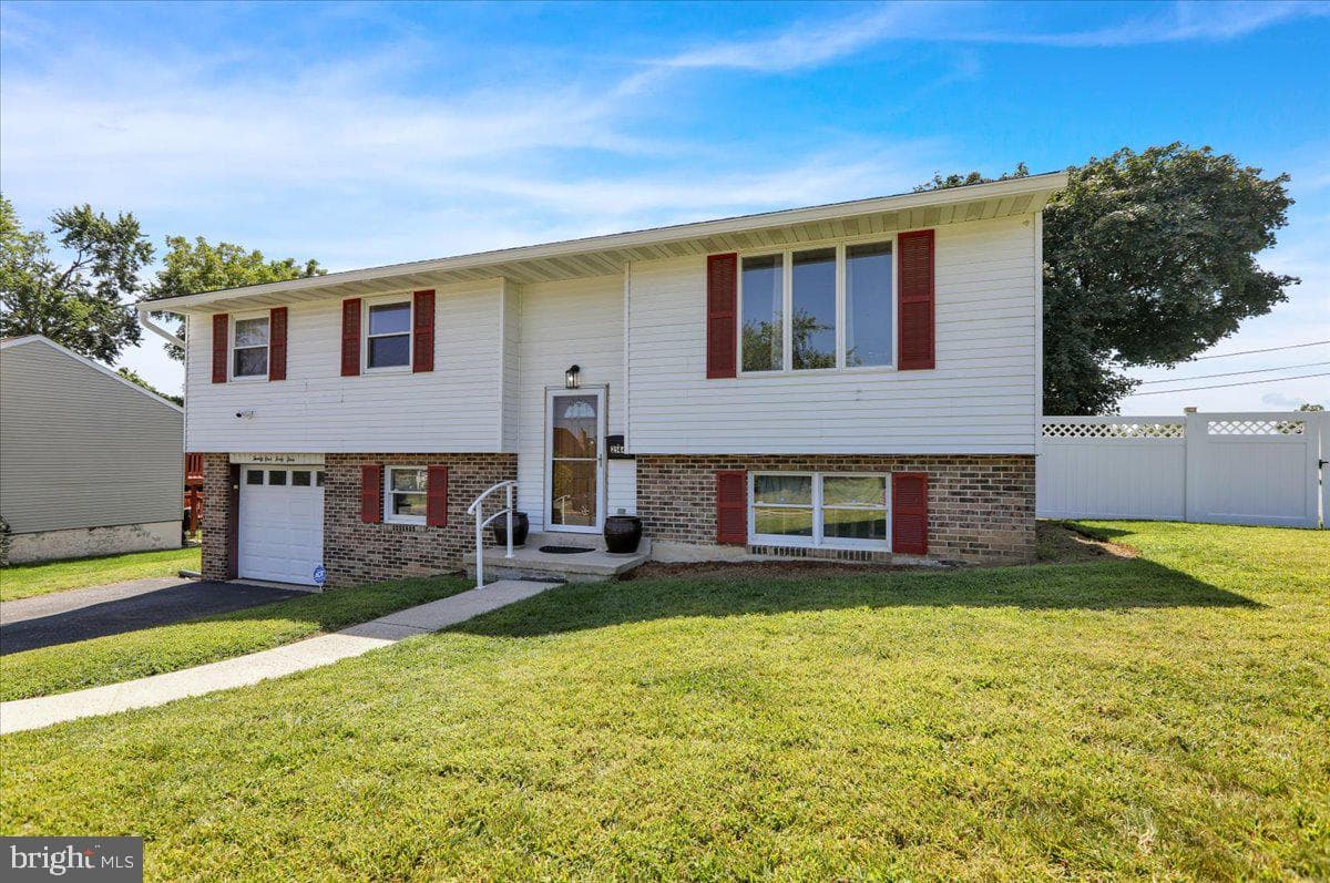 2144 Mayo Drive photo 2