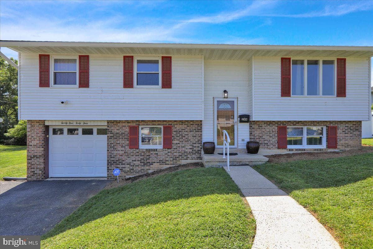 2144 Mayo Drive photo 3