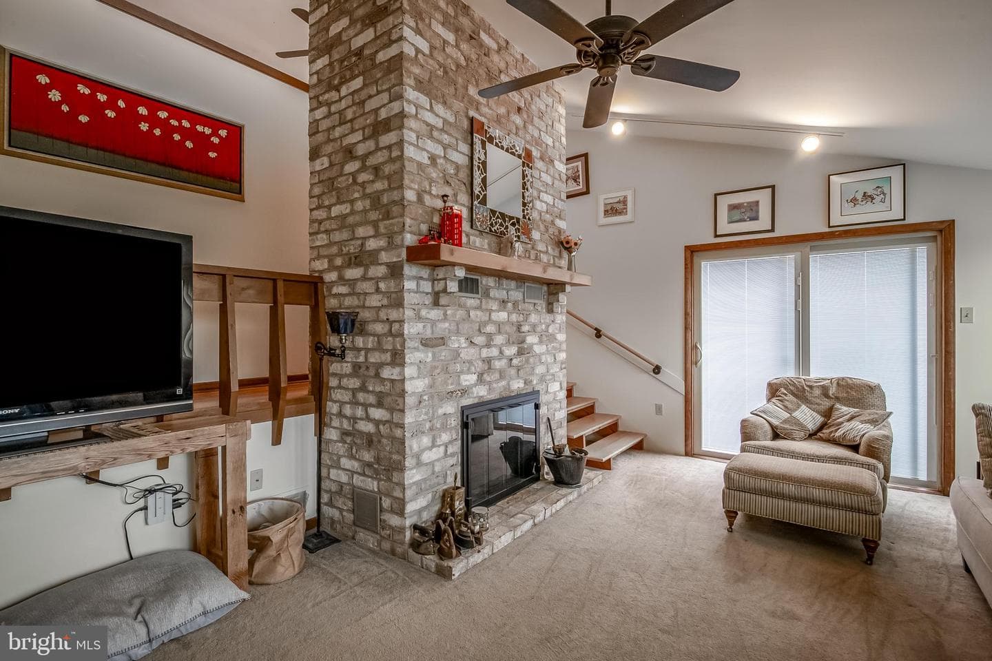 242 Dickinson Drive photo 15