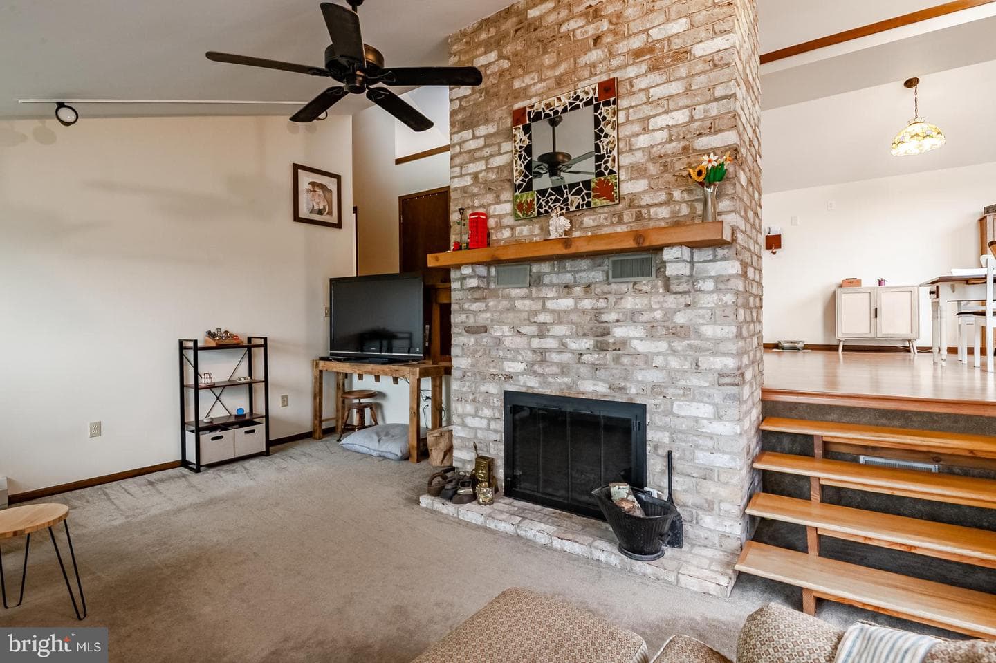 242 Dickinson Drive photo 16