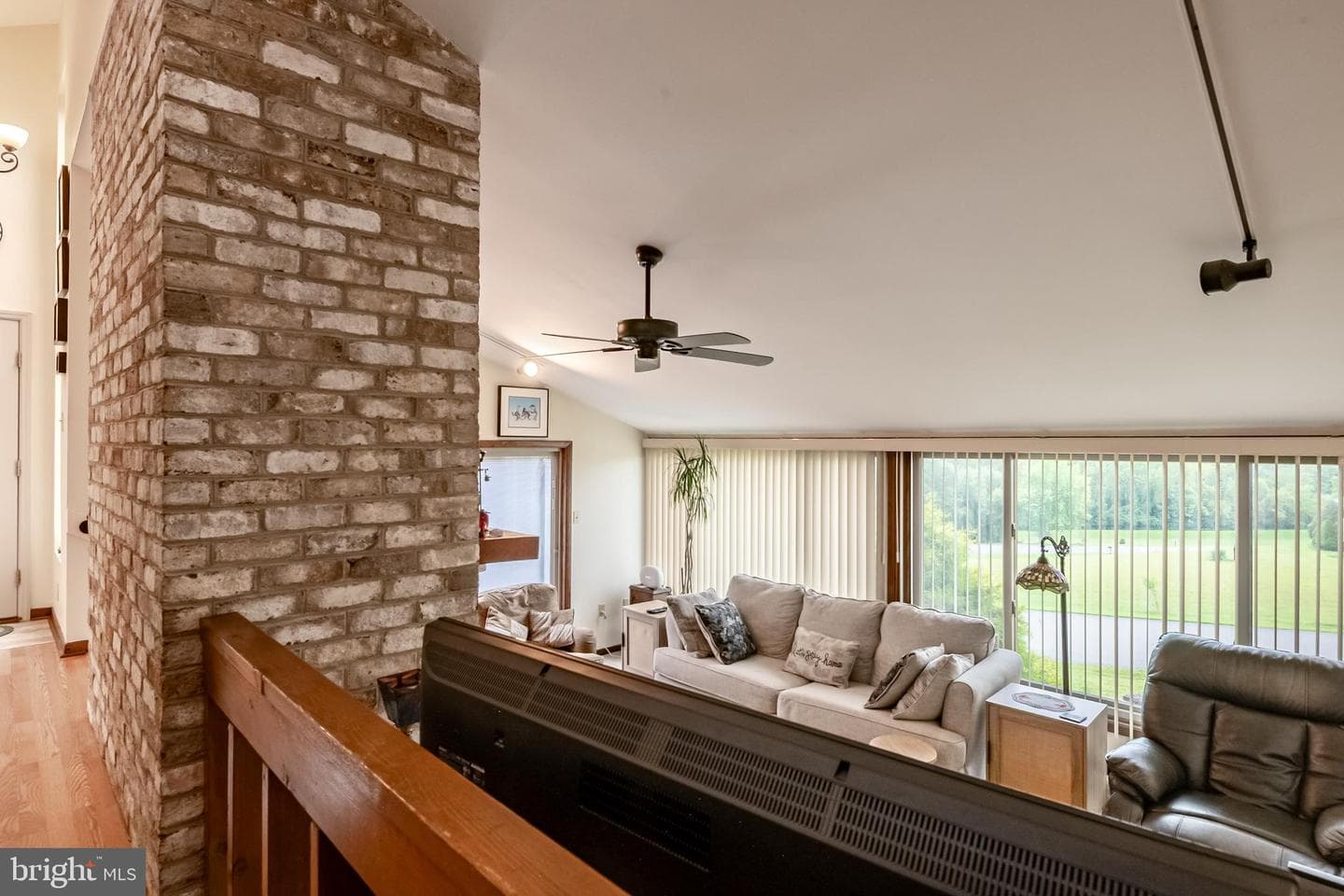 242 Dickinson Drive photo 17