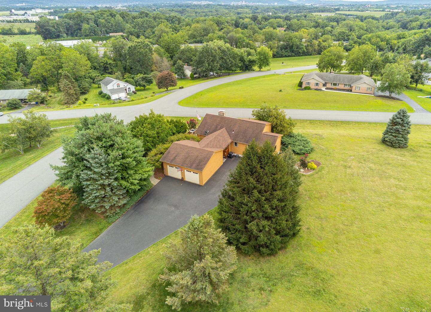 242 Dickinson Drive photo 28