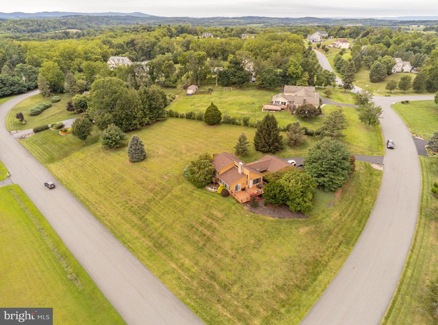 242 Dickinson Drive photo 32