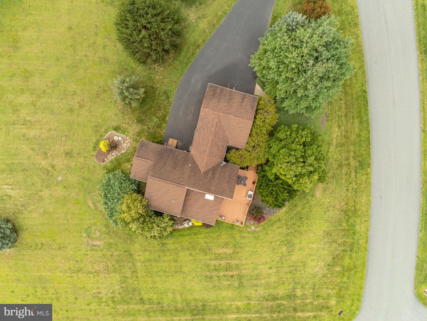 242 Dickinson Drive photo 33