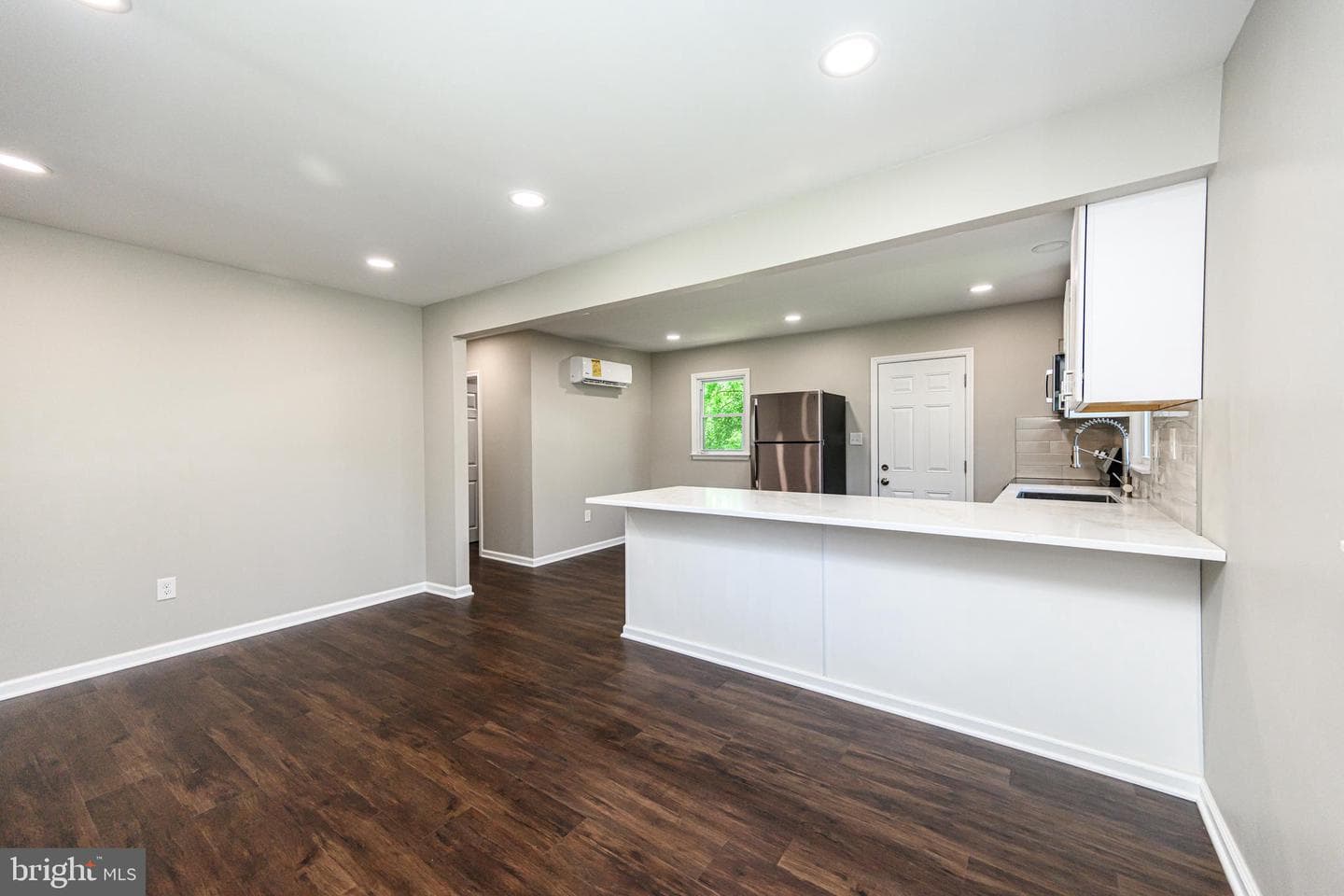 1348 Claire Drive photo 4