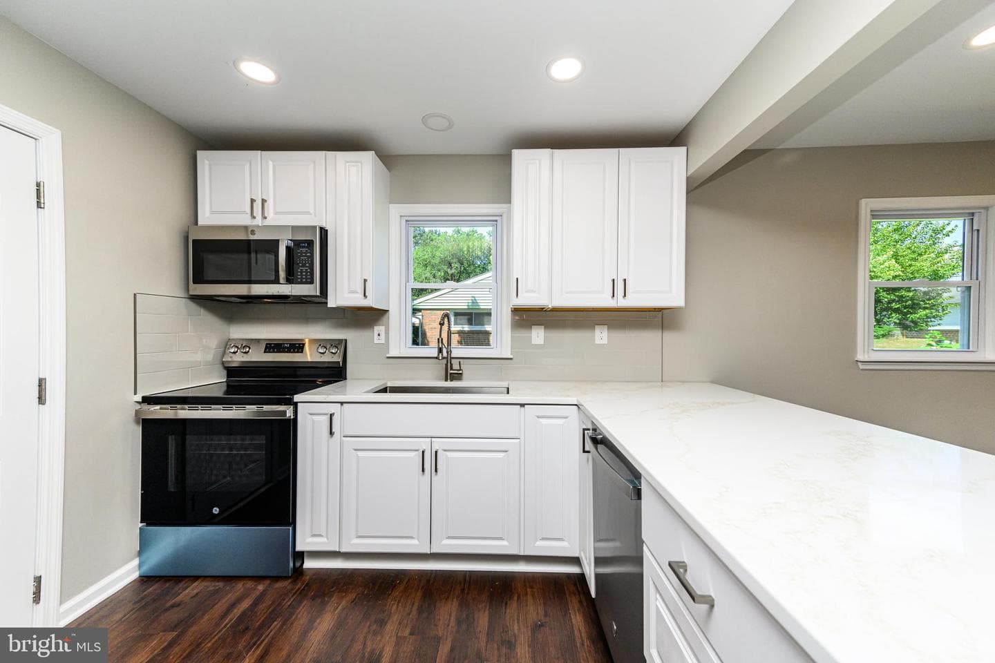 1348 Claire Drive photo 8