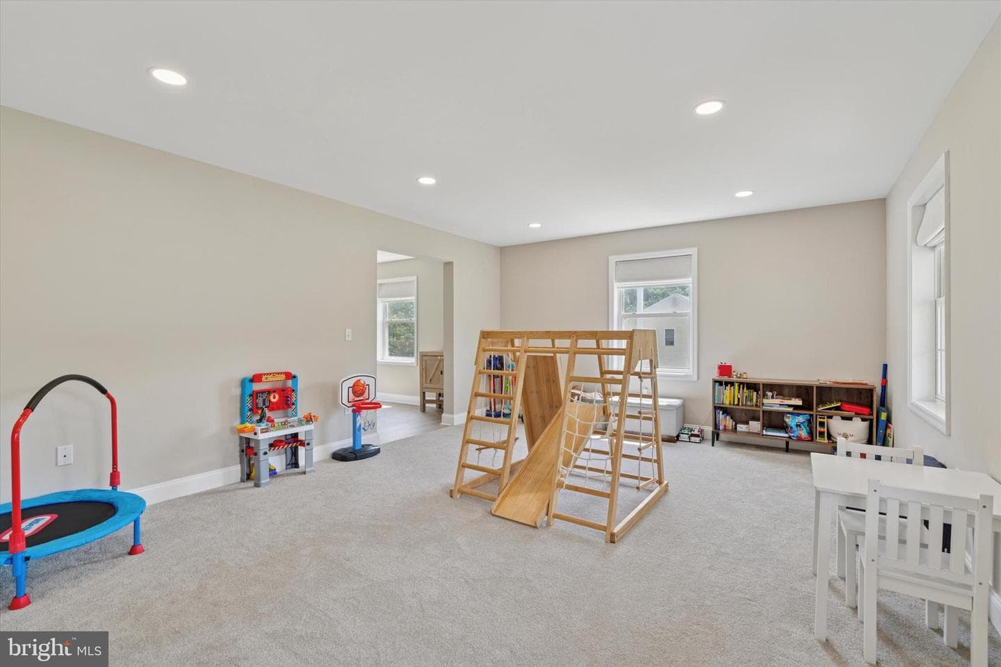 8 Willow Street photo 5