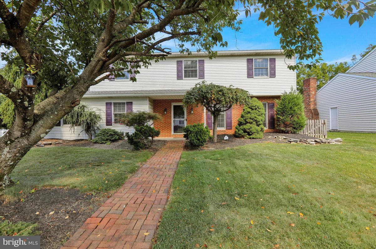 2027 Gring Drive photo 2