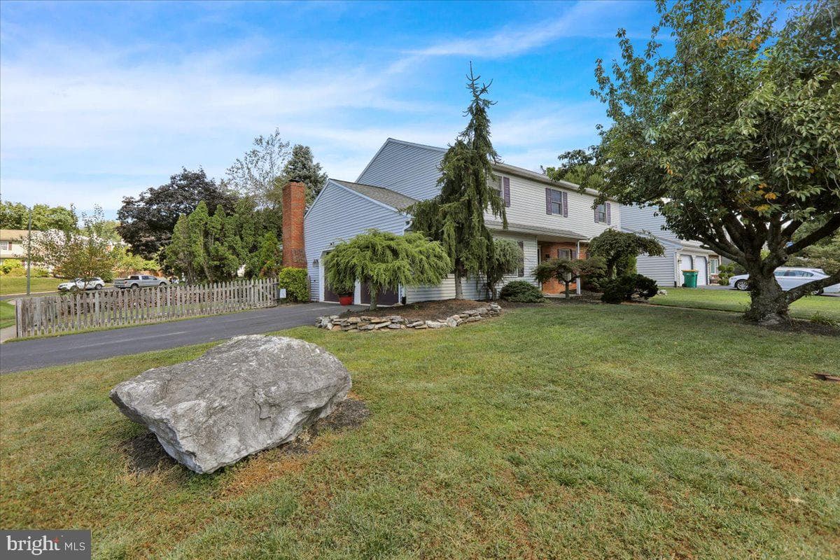 2027 Gring Drive photo 4