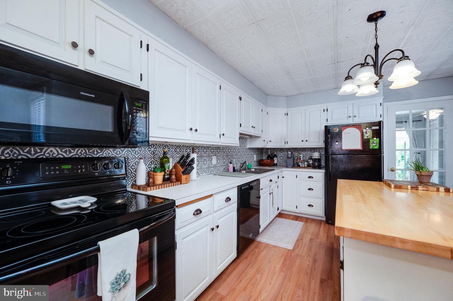 126 W Poplar Street photo 15
