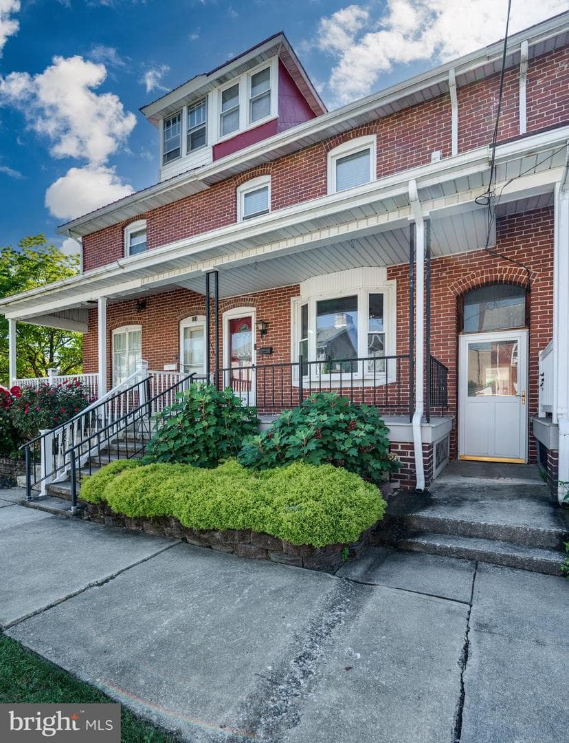 126 W Poplar Street photo 3
