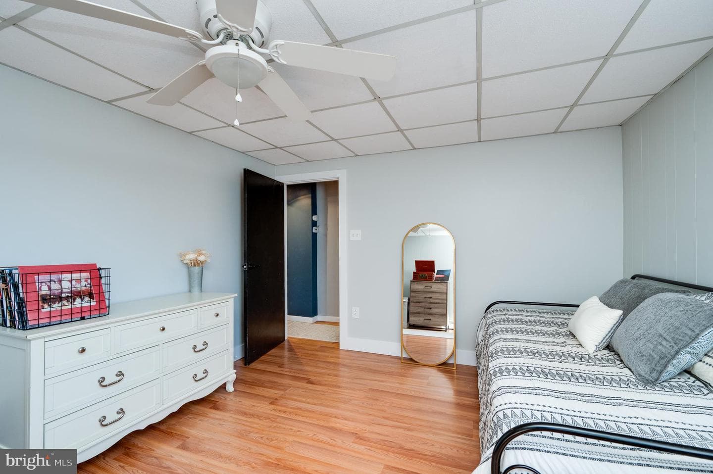 126 W Poplar Street photo 36