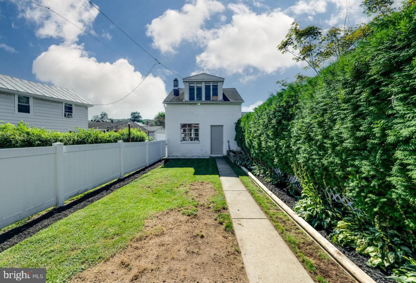 126 W Poplar Street photo 43
