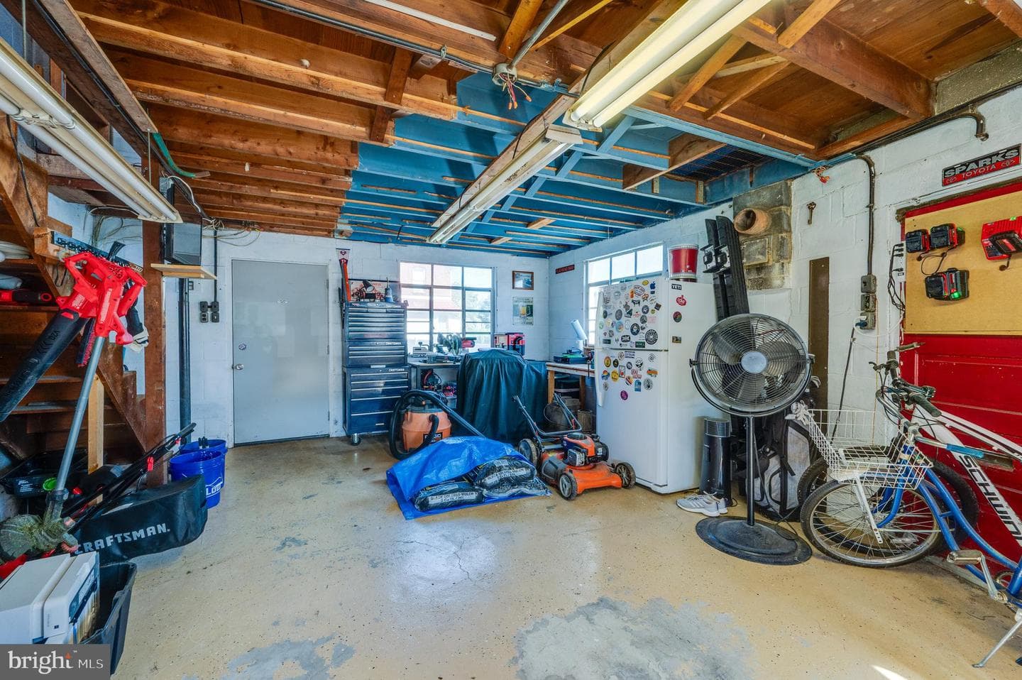 126 W Poplar Street photo 46