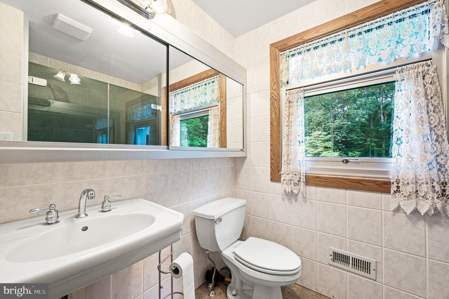 38 Lutz Road photo 20