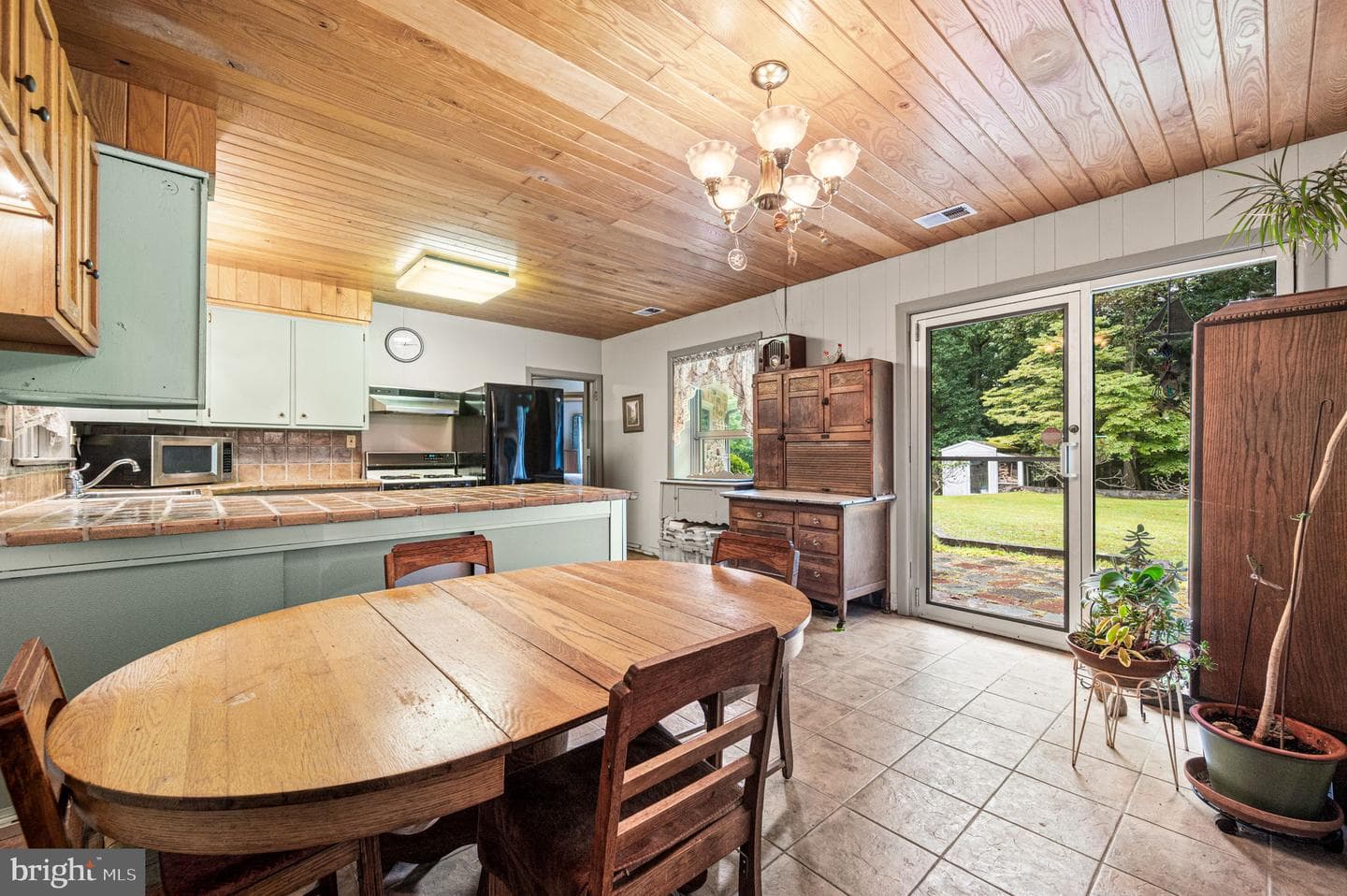 38 Lutz Road photo 26