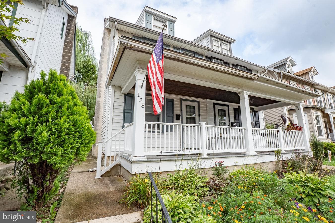 128 S Walnut Street photo 2
