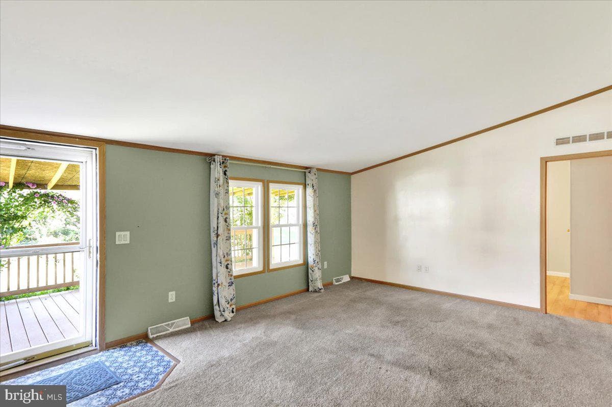 140 Heister Road photo 5