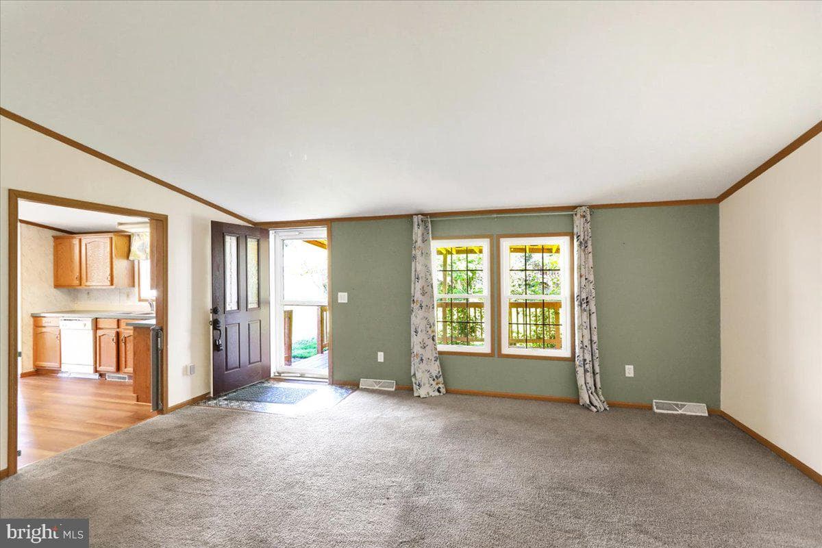 140 Heister Road photo 6