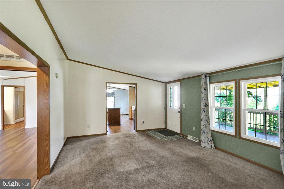 140 Heister Road photo 8