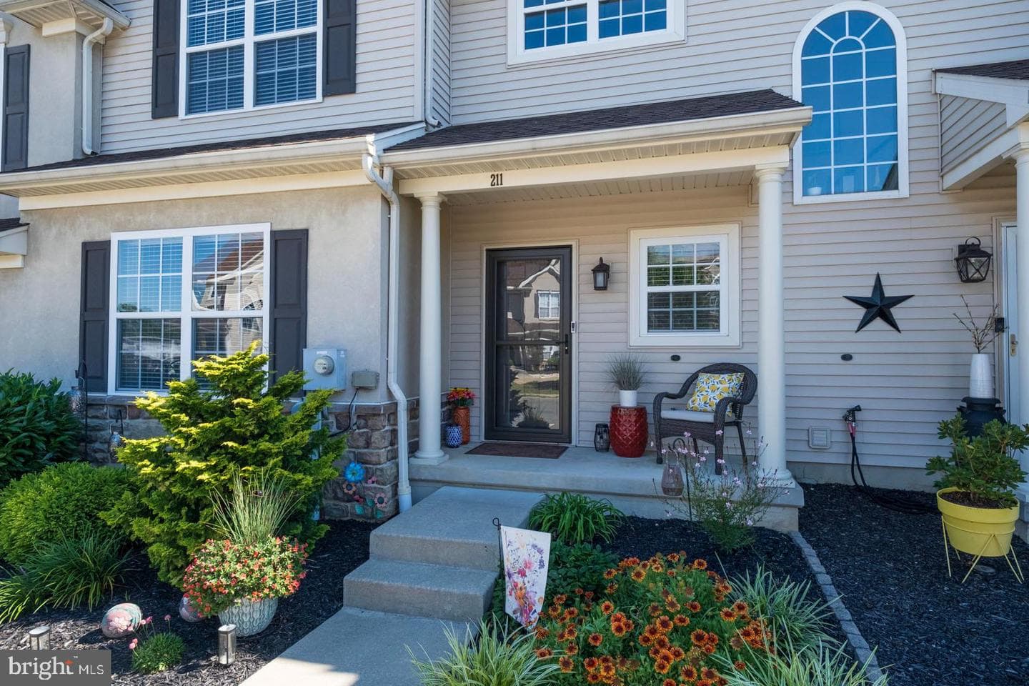 211 Silk Drive photo 2