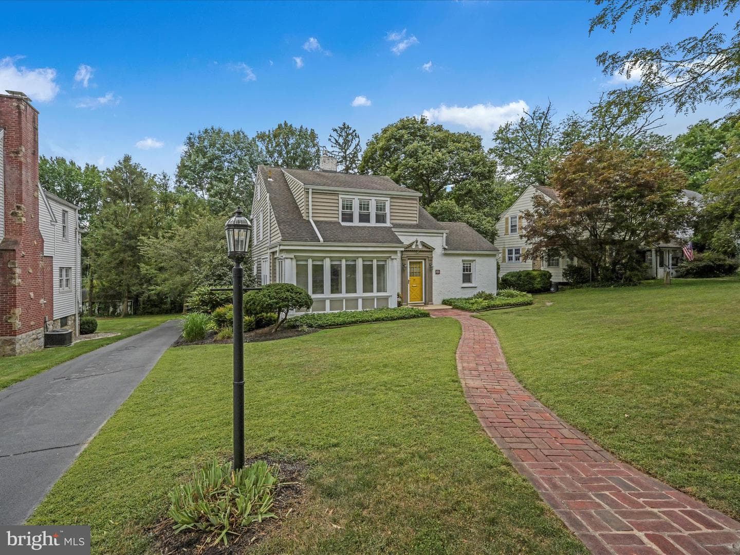 32 Wyomissing Hills Boulevard photo 3