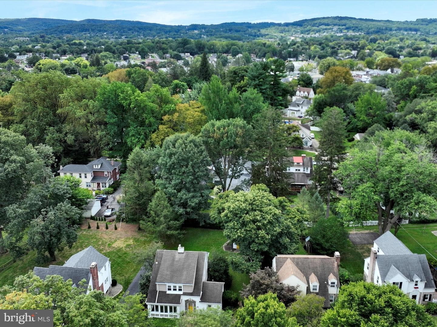 32 Wyomissing Hills Boulevard photo 38