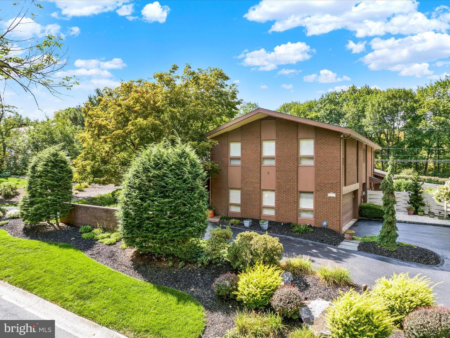1617 Meadowlark photo 4