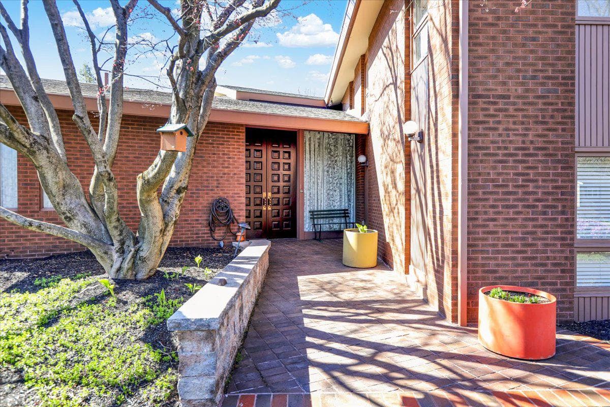 1617 Meadowlark photo 6