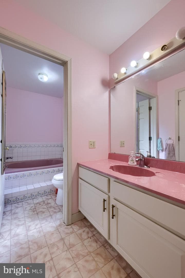 106 Delta Court photo 43