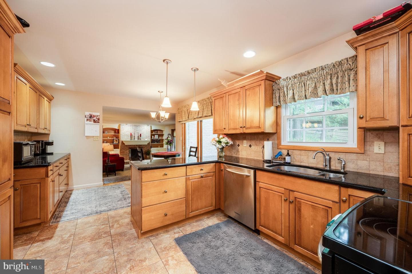 15 Nassau Circle photo 11