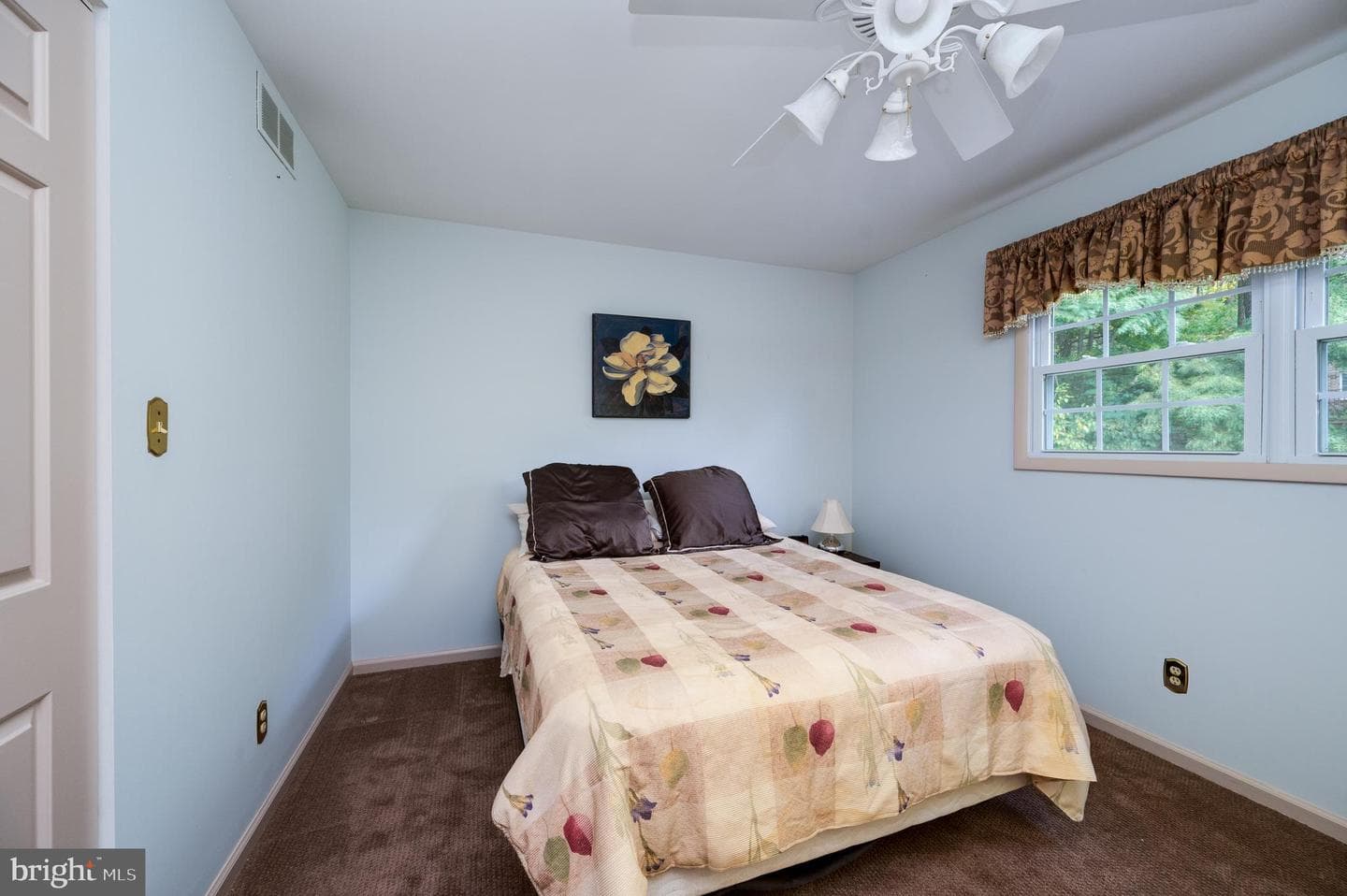 15 Nassau Circle photo 26