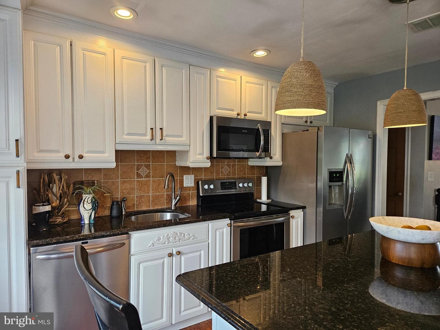 106 Hoch Avenue photo 12