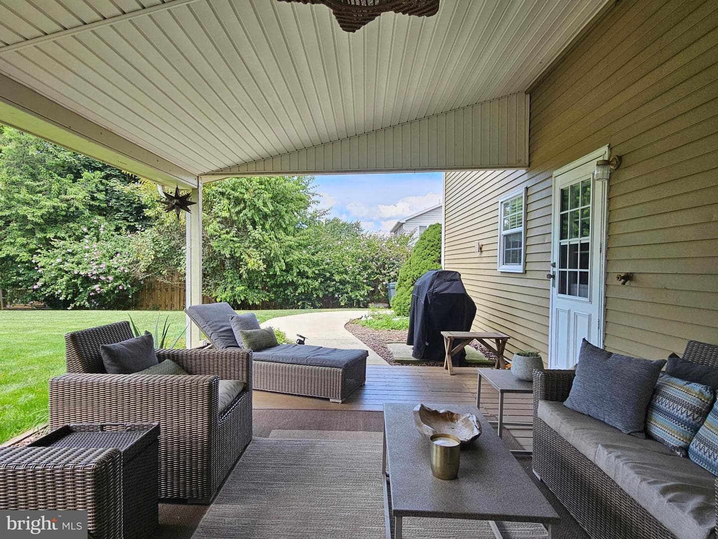 106 Hoch Avenue photo 36