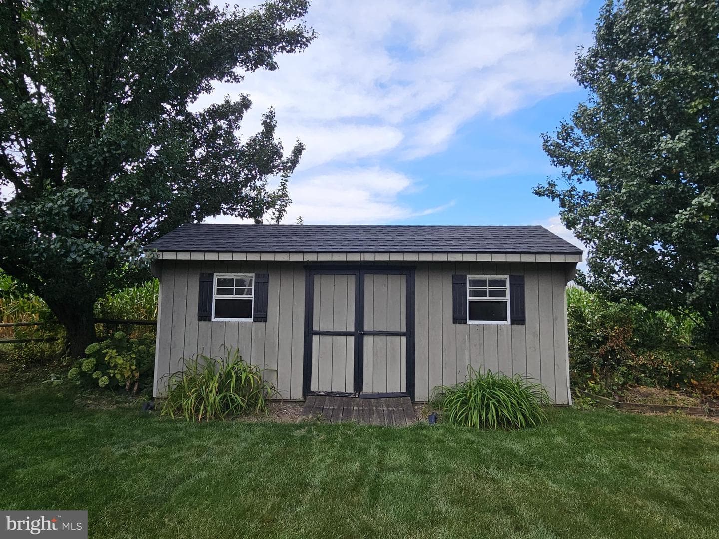 106 Hoch Avenue photo 43