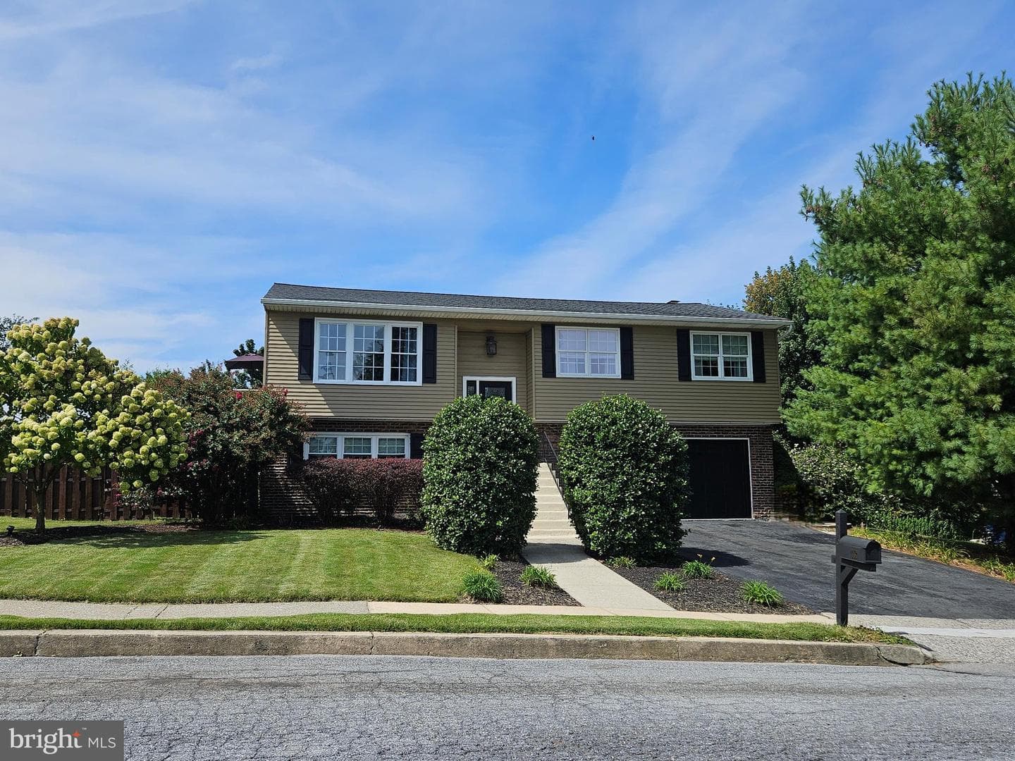 106 Hoch Avenue photo 45