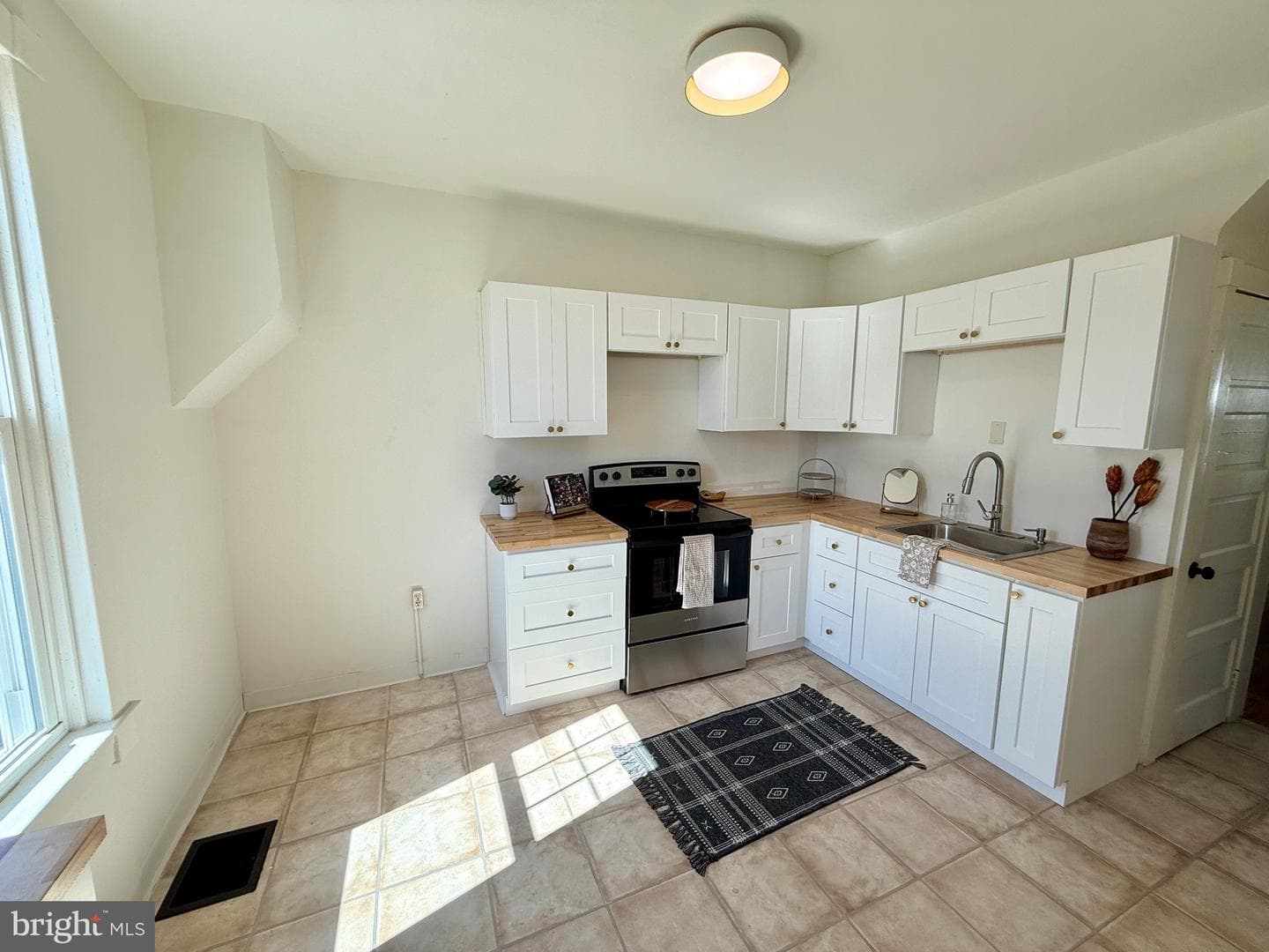 123 N Walnut Street photo 7