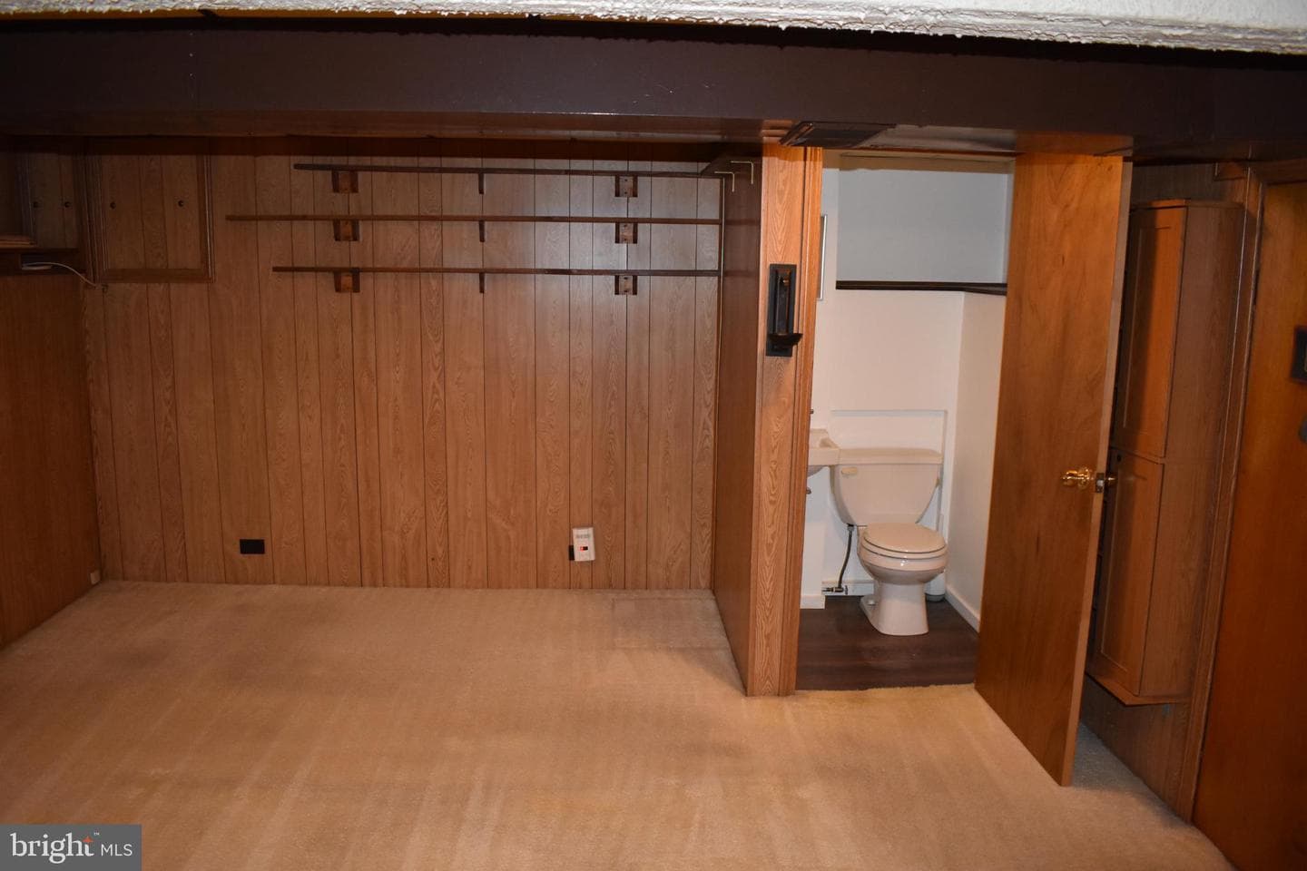 409 Walnut Street photo 13