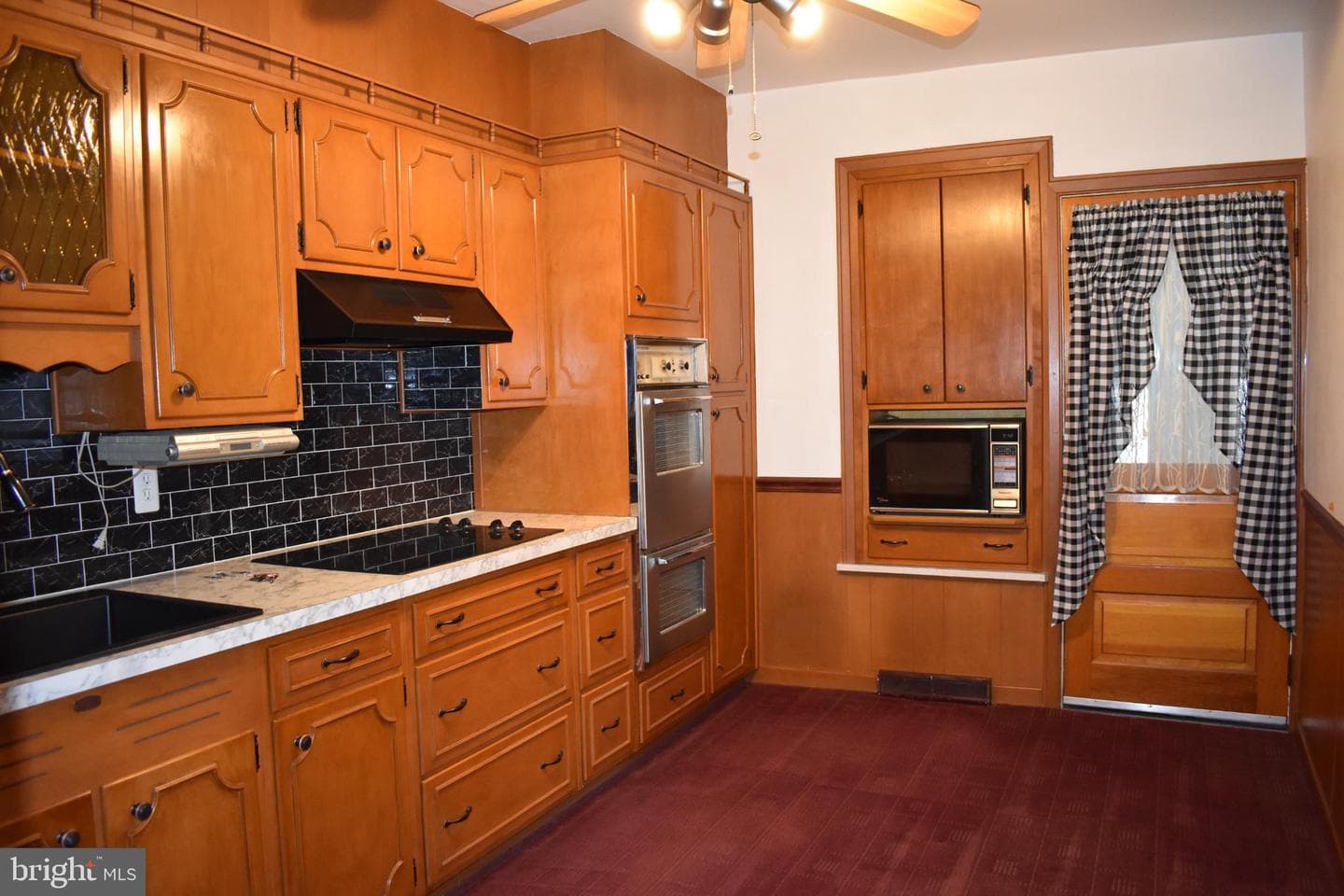409 Walnut Street photo 7