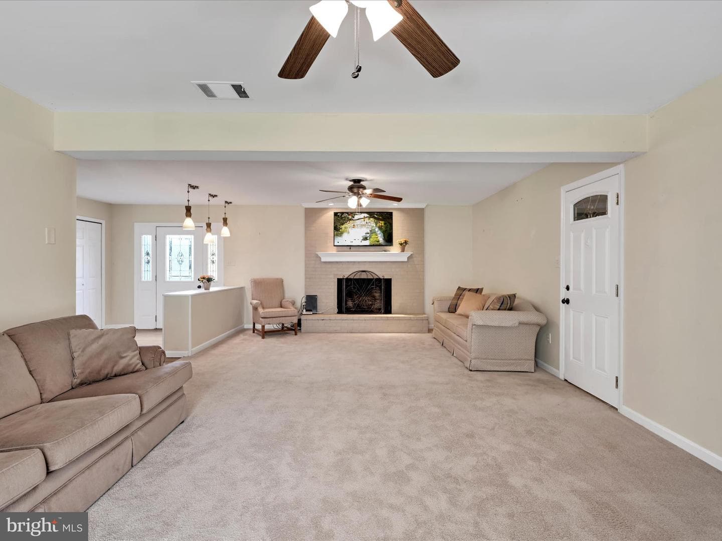 301 Warwick Drive photo 8