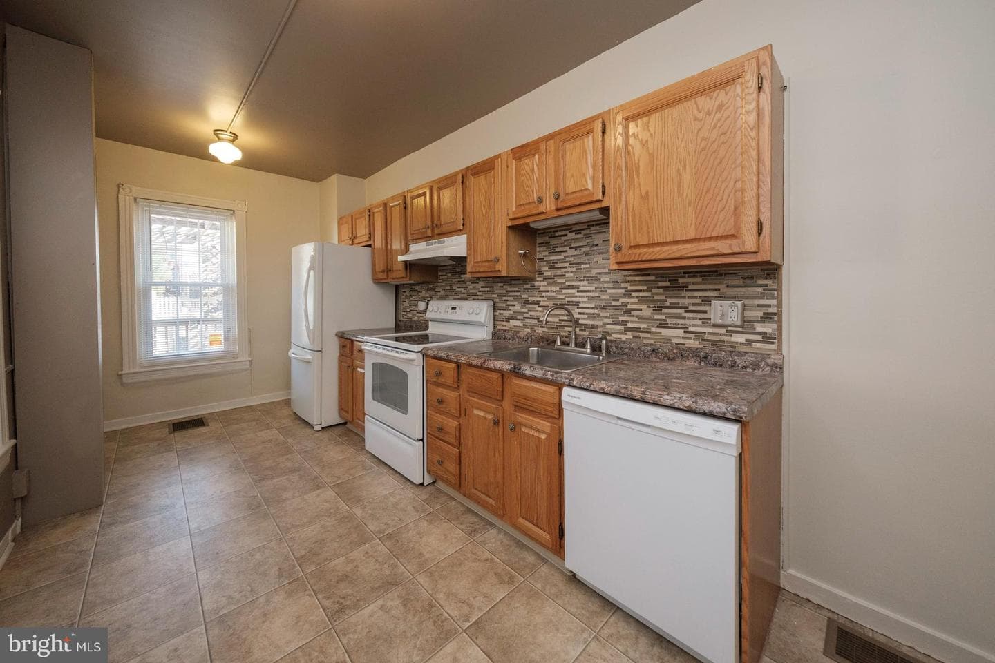 325 Spruce Street photo 13